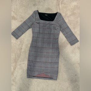 Express, size small, 3/4 sleeve fitted dress, plaid pattern in black/white/red.